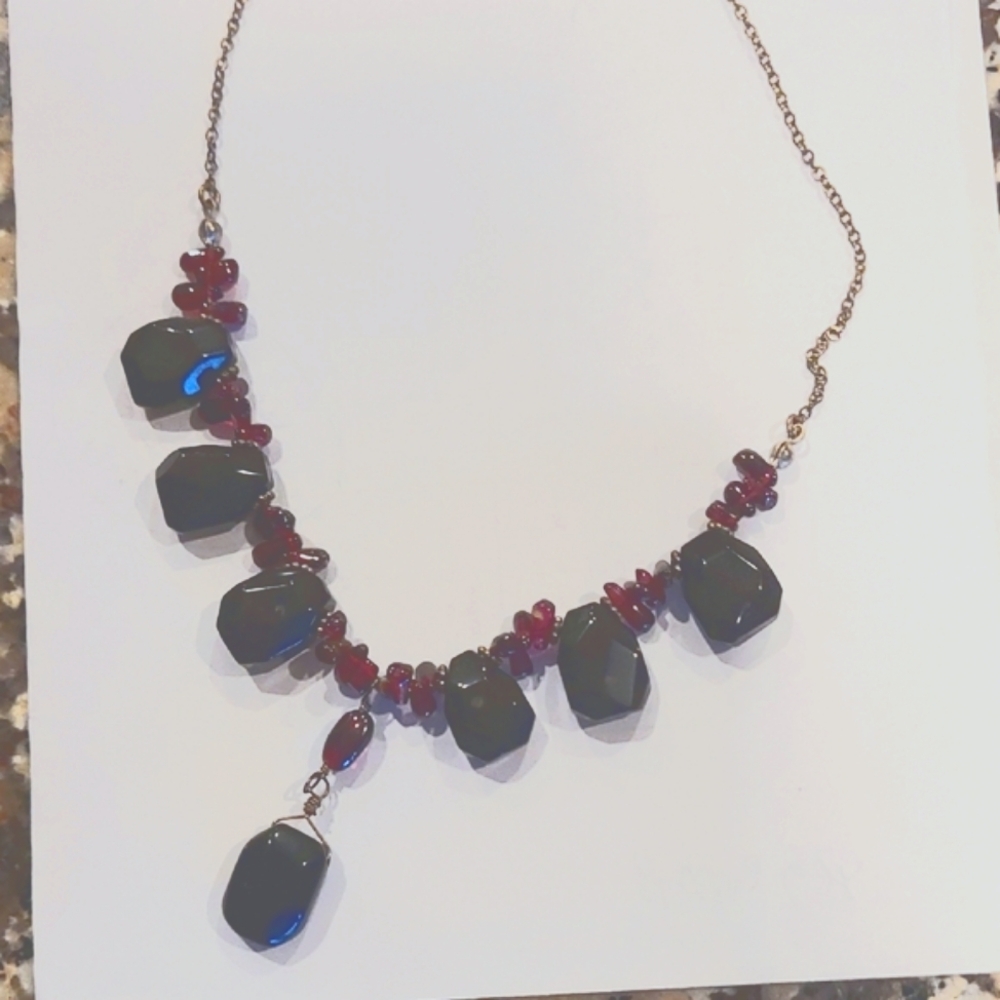 Elegant 18 Inch Black and Red Beaded Necklace